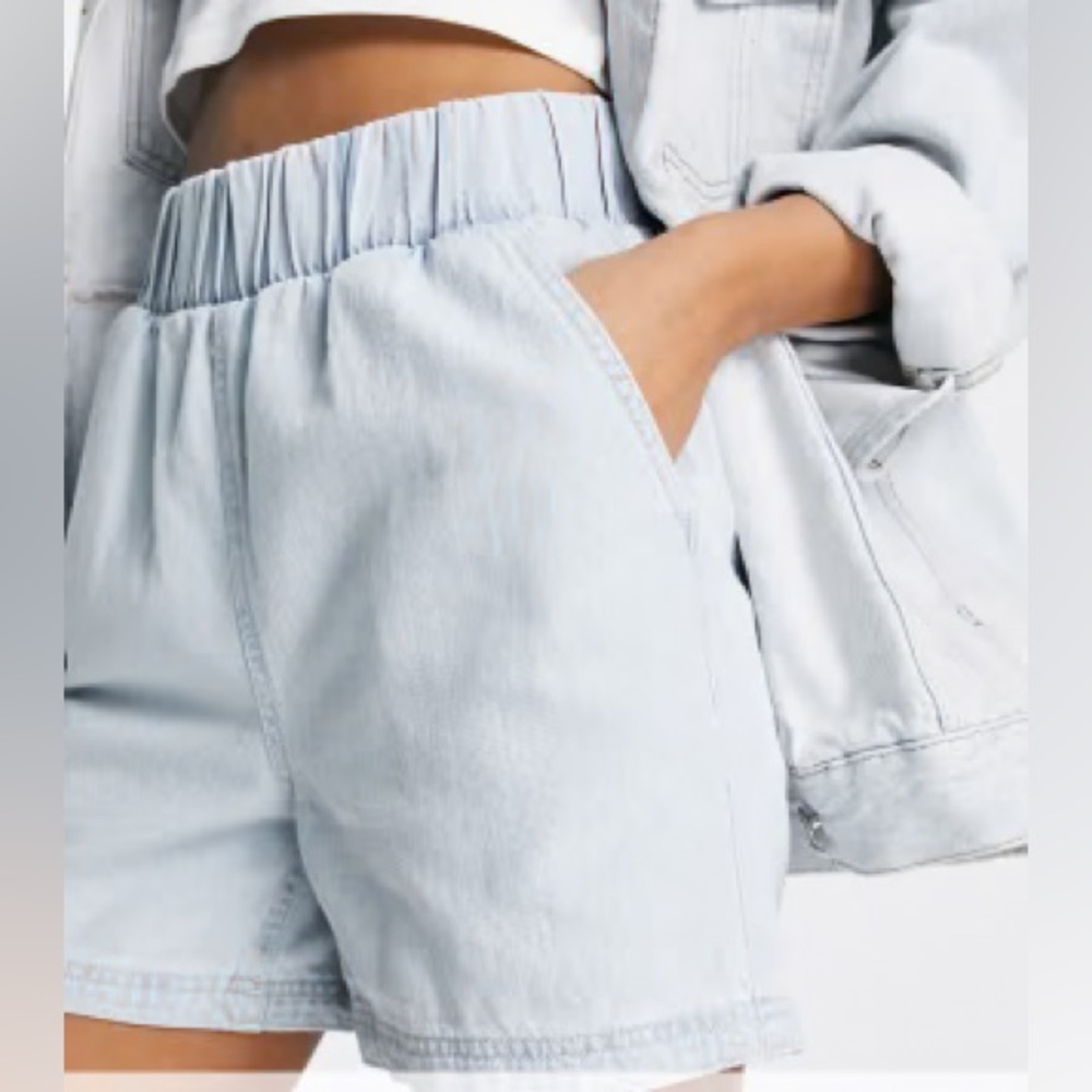 Topshop Blue High Waist Shorts Relaxed Fit! Women’s size 2! Perfect shape!